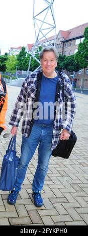 Jörg Kachelmann bei der Ankündigung zur TV-Aufzeichnung „in aller Freundschaft“ Im Studio in Leipzig am 28.05.2021 Stockfoto