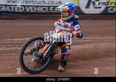 MANCHESTER, GROSSBRITANNIEN. 28. MAI 500 ccm Klassensieger Ben Trigger in Aktion während der British Junior Championship im National Speedway Stadium, Manchester am Freitag, 28. Mai 2021. (Kredit: Ian Charles, MI News) Kredit: MI News & Sport /Alamy Live News Stockfoto