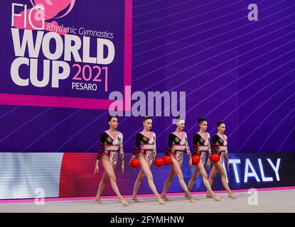 Italien Gruppenmannschaft während der rhythmischen Gymnastik FIG World Cup 2021 Pesaro in der Vitrifrigo Arena, Pesaro, Italien am 28. Mai, / LM Stockfoto