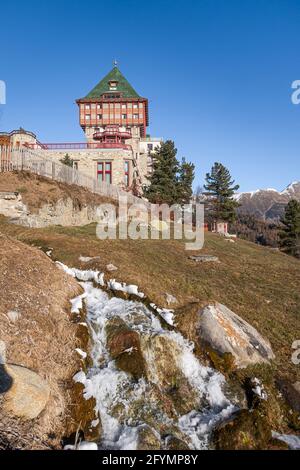 St. Moritz, Schweiz - 26. November 2020: St. Moritz ist ein hochalpiner Ferienort im Engadin in der Schweiz, auf einer Höhe von ca. 1,800 ME Stockfoto