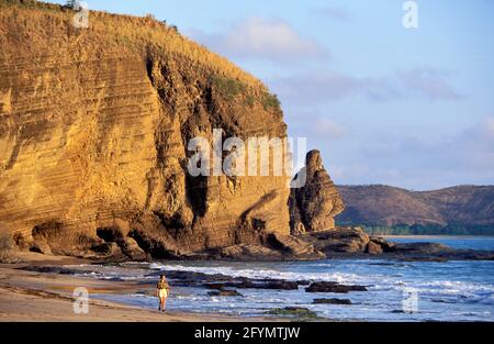 NEUKALEDONIEN. GROSSE INSEL. REGION BOURAIL. ROCHE PERCEE STRAND Stockfoto