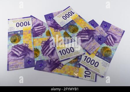 Zürich, Schweiz - 21. Juni 2020: Die grössten Schweizer Banknoten für 1000 Franken Stockfoto