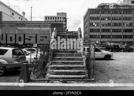 Treppen, die nirgends hinführen, Überreste eines Gebäudes, das durch das Erdbeben von 2011 zerstört wurde, Christchurch, Neuseeland Stockfoto