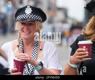 Brentwood Essex 29. Mai 2021 EIN GPS-Ortungsbasiertes Krimispiel, das nur wenige Stunden nach einem Doppelstochen in der Brentwood High Street in Brentwood Essex gespielt wird. Kredit: Ian Davidson/Alamy Live Nachrichten Stockfoto
