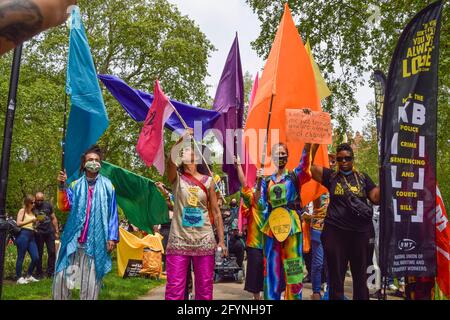 London, Großbritannien. Mai 2021. Tötet den Bill-Protest auf dem Russell Square. Massen marschierten durch das Zentrum Londons, um gegen das Gesetz über Polizei, Verbrechen, Verurteilung und Gerichte zu protestieren. (Kredit: Vuk Valcic / Alamy Live News) Stockfoto