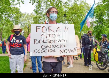 London, Großbritannien. Mai 2021. Anti-Bolsonaro-Demonstranten beim Protest „Kill the Bill“ auf dem Russell Square. Massen marschierten durch das Zentrum Londons, um gegen das Gesetz über Polizei, Verbrechen, Verurteilung und Gerichte zu protestieren. (Kredit: Vuk Valcic / Alamy Live News) Stockfoto