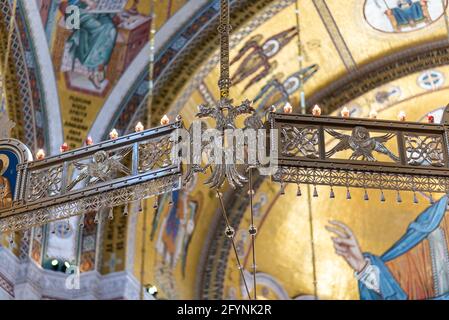 Innenraum der Kirche St. Sava, serbisch-orthodoxe Kirche in Belgrad, Serbien am 29. Mai 2021 Stockfoto