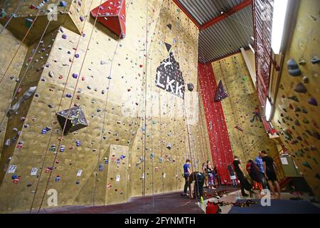 Hangaren-Aktivitätshalle mit Kletterwand, Linköping, Schweden. Stockfoto