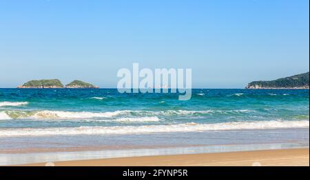 Schöner Sandstrand in Brasilien Stockfoto