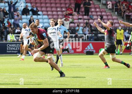 Twickenham, Großbritannien. Mai 2021. STEPHAN LEWIES von Harlequins erzielt beim Gallagher Premiership Rugby-Spiel zwischen Harlequins und Bath Rugby am 29. Mai 2021 in The Stoop, Twickenham, Großbritannien, einen Versuch, den Score 37-33 zu erreichen. Foto von Ken Sparks. Nur zur redaktionellen Verwendung, Lizenz für kommerzielle Nutzung erforderlich. Keine Verwendung bei Wetten, Spielen oder Veröffentlichungen einzelner Clubs/Vereine/Spieler. Kredit: UK Sports Pics Ltd/Alamy Live Nachrichten Stockfoto