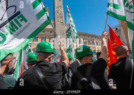 Rom, Italien 28/05/2021: Mobilisierung der CGIL-, CISL- und UIL-Gewerkschaften in Montecitorio, um die Verlängerung des Entlassungsblocks zu fordern. © Andrea Sabbadini Stockfoto