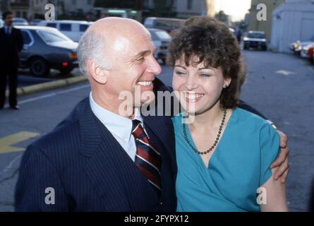 **DATEI FOTO** Gavin MacLeod ist am 90 gestorben. Gavin MacLeod und Freund Mai 1983 Quelle: Ralph Dominguez/MediaPunch Stockfoto