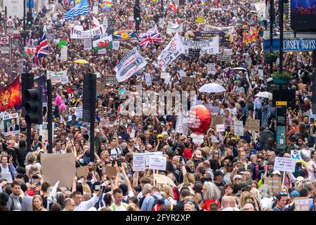 29 Mai 2021. London, Großbritannien. Foto von Ray Tang. Anti-Impfungs- und Anti-Sperrungs-Demonstranten nehmen an einer organisierten Demonstration im Zentrum von London Teil. Stockfoto