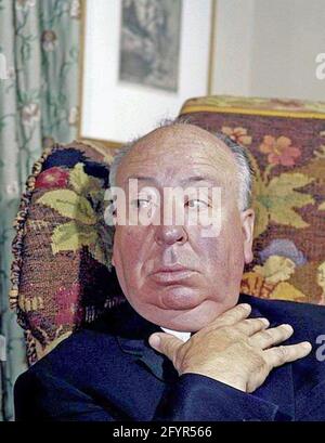 ALFRED HITCHCOCK (1899-1980 englischer Filmproduzent, Regisseur und Drehbuchautor um 1955 Stockfoto