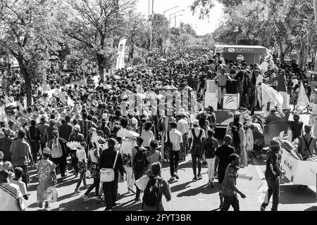 PRETORIA, SÜDAFRIKA - 05. Jan 2021: Pretoria, Südafrika - 24 2016. September: Festwagen und Kostüme beim Gauteng Karneval in Pretoria Stockfoto