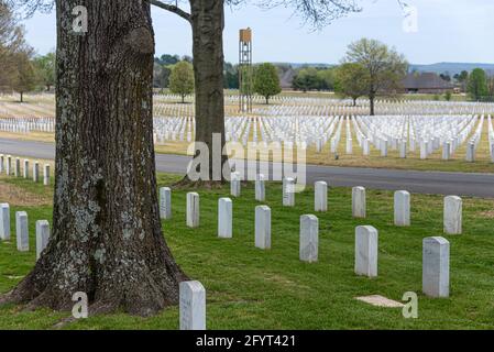 Fort Gibson National Cemetery mit Carillon Tower in Fort Gibson, Oklahoma. (USA) Stockfoto