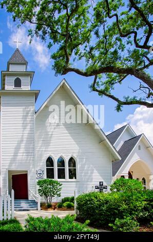 Die St. Paul’s Episcopal Church ist am 27. Mai 2021 in Magnolia Springs, Alabama, abgebildet. Die Kirche wurde 1902 erbaut. Stockfoto