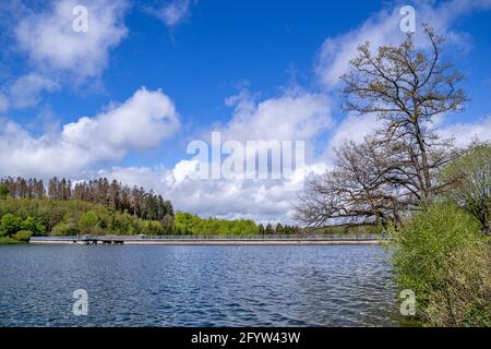 Staumauer des Brucher Stausees bei Marienheide Stockfoto