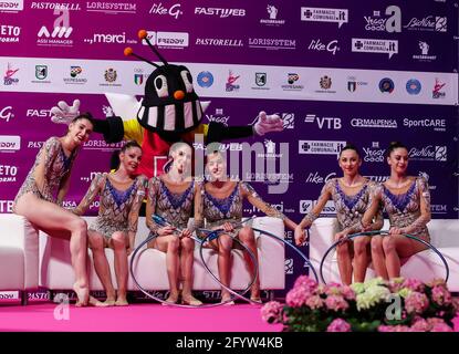 Italien Gruppenmannschaft während der rhythmischen Gymnastik FIG World Cup 2021 Pesaro in der Vitrifrigo Arena, Pesaro, Italien am 29. Mai, / LM Stockfoto