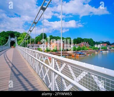 Großbritannien, England, Cheshire, Chester, River Dee und Queen's Park Bridge, Stockfoto