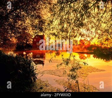 Großbritannien, England, Hereford & Worcester, Fladbury Wehr, Dawn, Sommer, Stockfoto