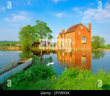 Großbritannien, England, Hereford & Worcester, Fladbury, Cropthorne Mill, Feder, Stockfoto