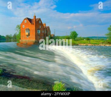 Großbritannien, England, Hereford & Worcester, Fladbury Wehr, Frühjahr, Stockfoto