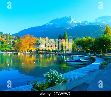 Frankreich, Savoie, Lac d'Annecy, Blick auf Tournette und Talloires, Herbst, Sonnenaufgang, Stockfoto