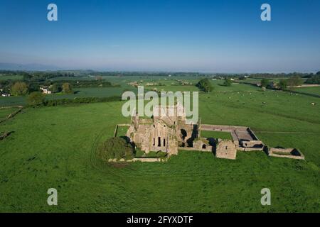 Luftaufnahme der Hore Abbey, einem zerstörten Zisterzienserkloster in der Nähe des Rock of Cashel, Grafschaft Tipperary, Republik Irland Stockfoto