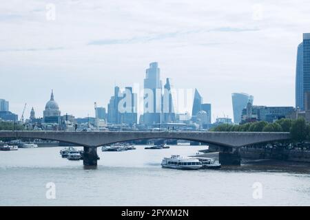 29. Mai 2021 - London, Großbritannien: Cooles Bild der Londoner Skyline inklusive St. Paul's Stockfoto