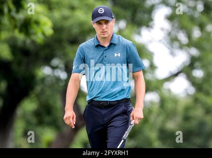 Fort Worth, TX, USA. Mai 2021. Jordan Spieth während der dritten Runde des Charles Schwab Challenge Golfturniers im Colonial Country Club in Fort Worth, TX. Gray Siegel/Cal Sport Media/Alamy Live News Stockfoto