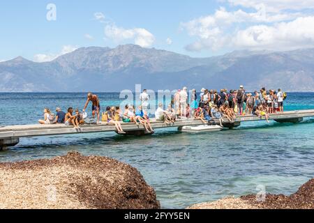 Lotu Beach, Haute-Corse und seine Pier. Korsika, Frankreich Stockfoto