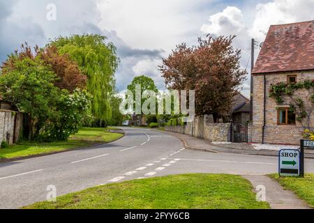 Allgemeine Straßenansicht in Cleeve Prior in der Nähe von Evesham in Worcestershire, England. Stockfoto