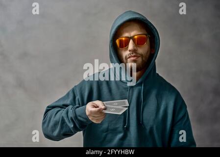 Man spielt poker Stockfoto