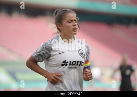 Köln, Deutschland. Mai 2021. Laura Feiersinger ( 27 Frankfurt ) beim DFB-Pokalfinale zwischen Eintracht Frankfurt und VfL Wolfsburg im RheinEnergieStadion in Köln. Kredit: SPP Sport Pressefoto. /Alamy Live News Stockfoto