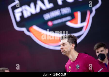 Köln, Deutschland. Mai 2021. Basketball: Euroleague, Final Four, Final, Anadolu Efes Istanbul - FC Barcelona. Der Barcelonas Pau Gasol folgt der Preisverleihung. Quelle: Marius Becker/dpa/Alamy Live News Stockfoto