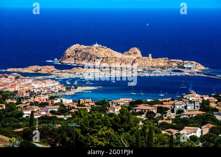 FRANKREICH. HAUTE-CORSE (2B) BALAGNE. L'ILE ROUSSE VILLAGE Stockfoto