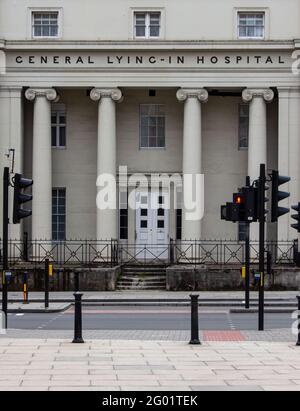 London, England - Juli 24 2020: Das General Lying-In Hospital. Es wurde 1767 eröffnet und war eines der ersten Entbindungskrankenhäuser im Vereinigten Königreich. Liegen ist ein altmodischer Begriff für die Geburt. Stockfoto