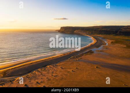 Sonnenuntergang am Strand von Breidavik in Westfjords, Island Stockfoto