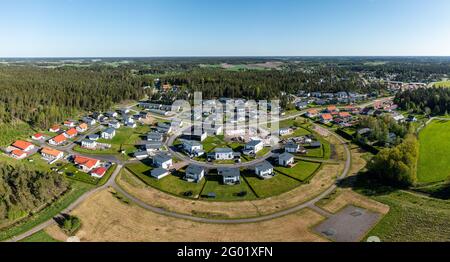 Neues Wohngebiet mit Familienhäusern in Lieto, Finnland. Stockfoto