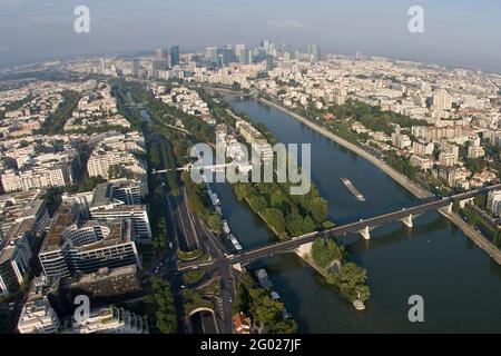 FRANKREICH. HAUTS-DE-SEINE (92) NEUILLY-SUR-SEINE. DIE INSEL LA JATTE (LUFTAUFNAHME) Stockfoto