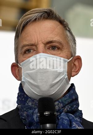 MIVB-STIB CEO Brieuc de Meeus im Bild bei einer Pressekonferenz zur Präsentation der Jahresergebnisse 2020 des Brüsseler Verkehrsunternehmens STIB-MIVB, i Stockfoto