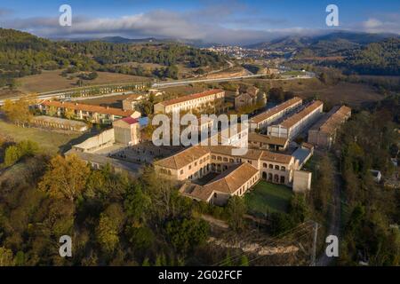 Luftaufnahme der Textilkolonie Cal Vidal (Firmenstadt) (Berguedà, Katalonien, Spanien) ESP: Vistas aéreas de la colonia textil de Cal Vidal (España) Stockfoto