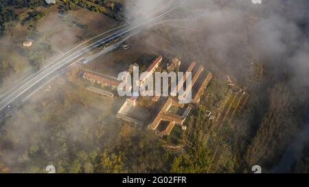 Luftaufnahme der Textilkolonie Cal Vidal (Firmenstadt) (Berguedà, Katalonien, Spanien) ESP: Vistas aéreas de la colonia textil de Cal Vidal (España) Stockfoto