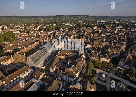 FRANKREICH. COTE D'OR (21) BEAUNE (LUFTAUFNAHME) Stockfoto