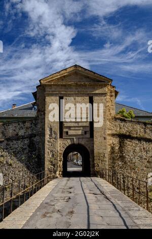 Befestigung von Vauban, die die Stadt Mont-Louis (Pyrenäen Orientales, Ozitanien, Frankreich) Stockfoto