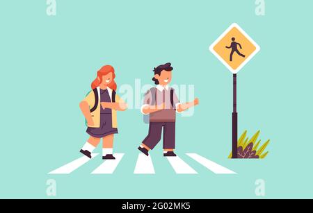 Schulkinder überqueren Straße auf dem Fußgängerweg mit Schild Straßenverkehrssicherheit Konzept Horizontal Stock Vektor