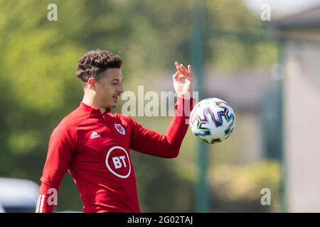 Hensol, Wales, Großbritannien. Mai 2021. Ethan Ampadu während des Trainings der walisischen Fußballnationalmannschaft im Vale Resort vor einem Freundschaftsspiel vor der EM 2020 gegen Frankreich. Kredit: Mark Hawkins/Alamy Live Nachrichten Stockfoto