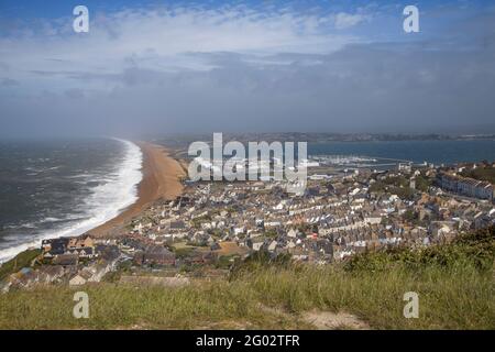 der Strand von chesil und die bucht von weymouth von der Insel aus gesehen portland dorset Stockfoto