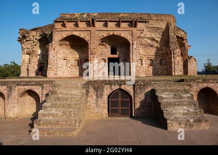 Anonymes Lodi-Grab (1517-26 n. Chr.) von Sikandra am Eingang des berühmten Akbar-Grabes. Agra. Uttar Pradesh Stockfoto